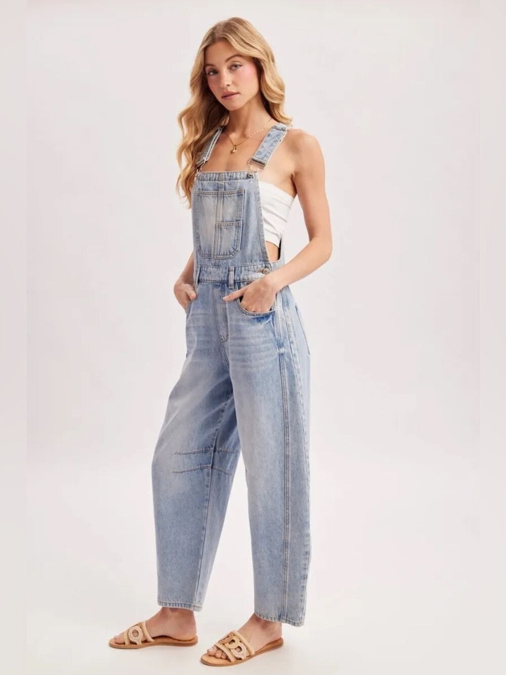 NWT BLUIVY - DENIM BARREL OVERALLS IN LIGHT WASH SIZE L - Picture 3 of 13